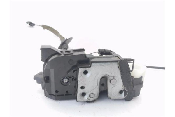 Recambio de cierre electromagnetico delantero izquierdo para renault clio iv 1.2 expression referencia OEM IAM 805011929R 405172