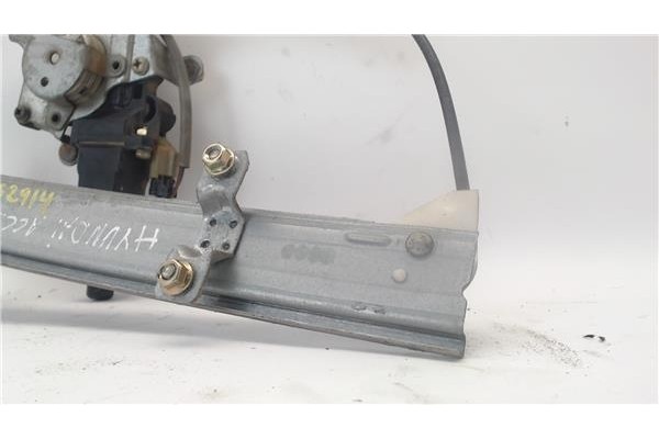 Recambio de mecanismo elevalunas delantero derecho para hyundai accent (x3) referencia OEM IAM 8240222000  