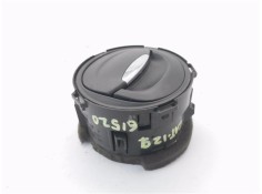 Recambio de rejilla entrada de aire para renault clio iv 1.2 expression referencia OEM IAM 687601310P 8239006 