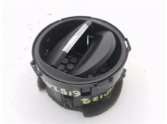 Recambio de rejilla entrada de aire para renault clio iv 1.2 expression referencia OEM IAM 687601310P 8239006 