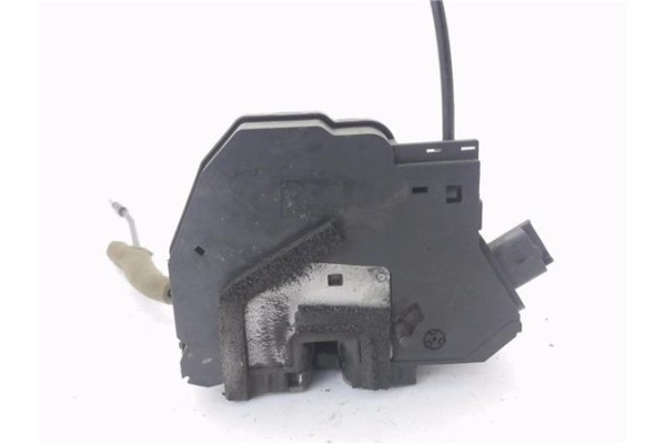Recambio de cierre electromagnetico trasero izquierdo para renault clio iv 1.2 expression referencia OEM IAM 825015591R 40717203
