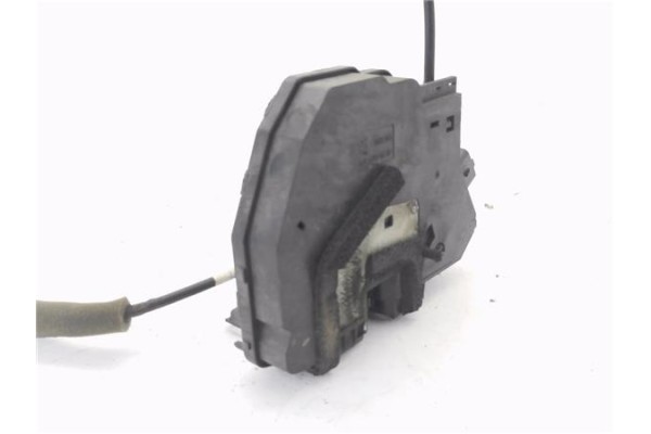 Recambio de cierre electromagnetico trasero izquierdo para renault clio iv 1.2 expression referencia OEM IAM 825015591R 40717203