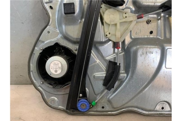 Recambio de elevalunas electrico delantero izquierdo para volkswagen polo iv (9n1) 1.4 tdi referencia OEM IAM 6Q4837401AM 3B1837