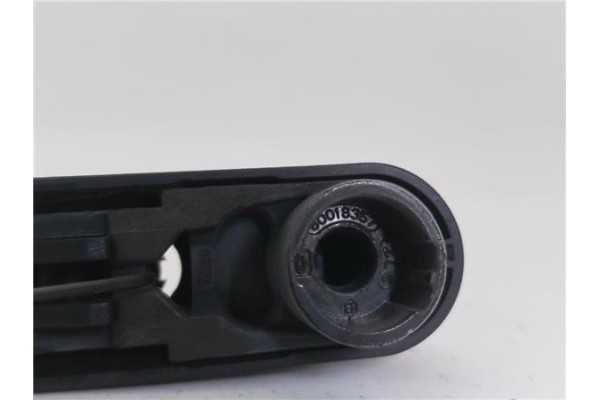 Recambio de brazo limpiaparabrisas trasero para renault clio iv 1.2 expression referencia OEM IAM 80018357  