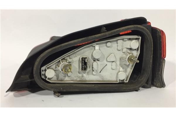 Recambio de piloto trasero izquierdo para peugeot 106 (s1) 1.4 referencia OEM IAM 635084  6350G6 , PEUGEOT
