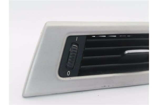 Recambio de rejilla entrada de aire para bmw serie 3 berlina (e90) 3.0 330d referencia OEM IAM 6422692263310  
