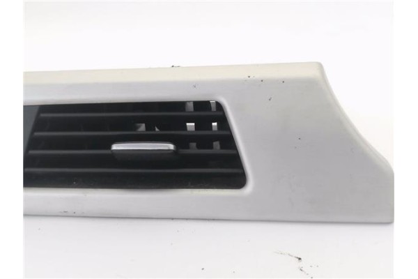 Recambio de rejilla entrada de aire para bmw serie 3 berlina (e90) 3.0 330d referencia OEM IAM 6422692263310  