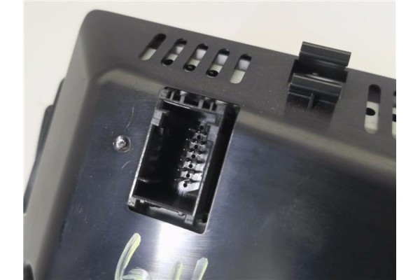 Recambio de pantalla para bmw serie 3 berlina (e90) 3.0 330d referencia OEM IAM 65829114362 65829114360 