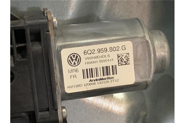 Recambio de elevalunas electrico delantero izquierdo para volkswagen polo iv (9n1) 1.4 tdi referencia OEM IAM 6Q4837401AM 3B1837