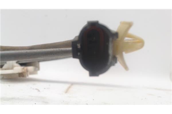 Recambio de mecanismo elevalunas delantero derecho para hyundai accent (x3) referencia OEM IAM 8240222000  
