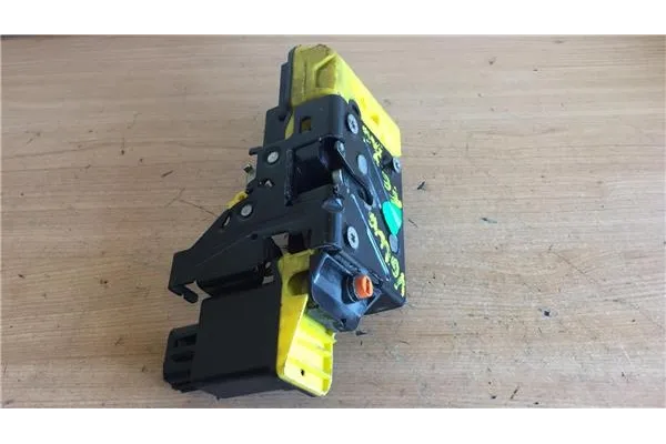 Recambio de cierre electromagnetico trasero derecho para volvo xc70 2.4 d awd kinetic referencia OEM IAM 865055  