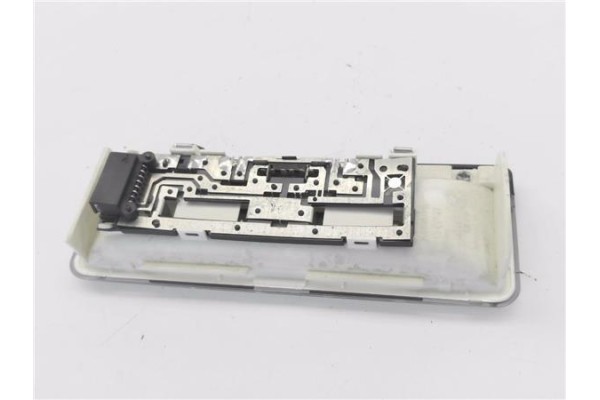 Recambio de luz delantero central techo para bmw serie x3 (e83) 2.0d referencia OEM IAM 6962141 2JA007712 