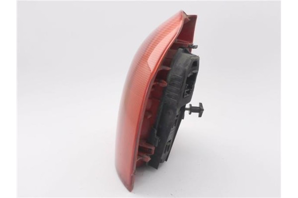 Recambio de piloto trasero derecho para renault clio ii fase ii (b/cb0) 1.2 authentique referencia OEM IAM 7700410516  