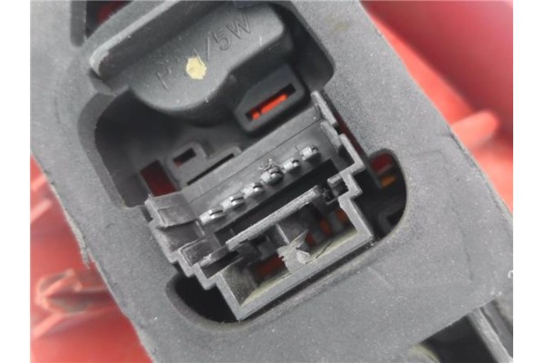 Recambio de piloto trasero derecho para renault clio ii fase ii (b/cb0) 1.2 authentique referencia OEM IAM 7700410516  