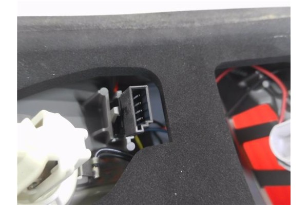 Recambio de piloto trasero derecho para bmw serie x3 (e83) 2.0d referencia OEM IAM PBW7162210  