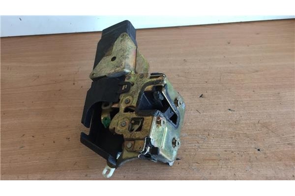 Recambio de cierre electromagnetico trasero izquierdo para volvo s40 berlina 1.8 16v referencia OEM IAM   