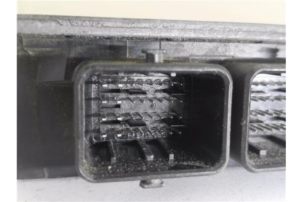 Recambio de centralita para renault clio iii 1.5 dci (c/br1g) referencia OEM IAM 8200513163 8200399038 