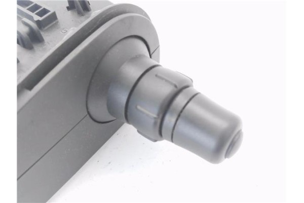 Recambio de mando de luces para renault clio iii 1.5 dci (c/br1g) referencia OEM IAM 88102001222  