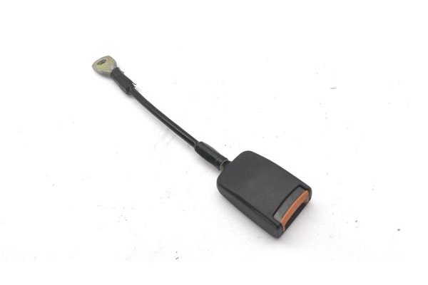 Recambio de anclaje cinturon delantero izquierdo para seat marbella 0.9 referencia OEM IAM 25061991 21019 