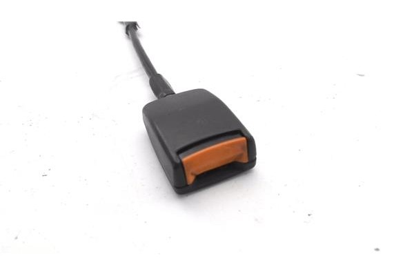 Recambio de anclaje cinturon delantero izquierdo para seat marbella 0.9 referencia OEM IAM 25061991 21019 