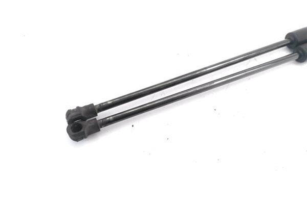 Recambio de amortiguador porton para opel mokka 1.7 excellence referencia OEM IAM 95095593 95095594 