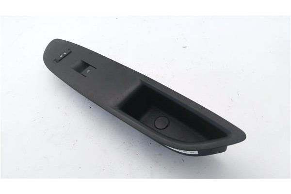 Recambio de mando elevalunas delantero derecho para opel mokka 1.7 excellence referencia OEM IAM 95025520  