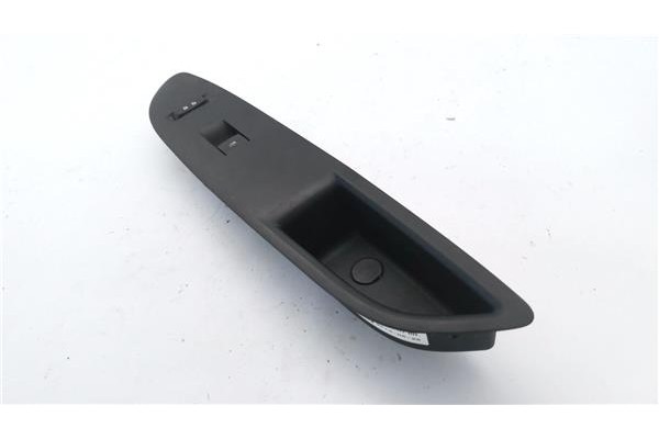 Recambio de mando elevalunas delantero derecho para opel mokka 1.7 excellence referencia OEM IAM 95025520  