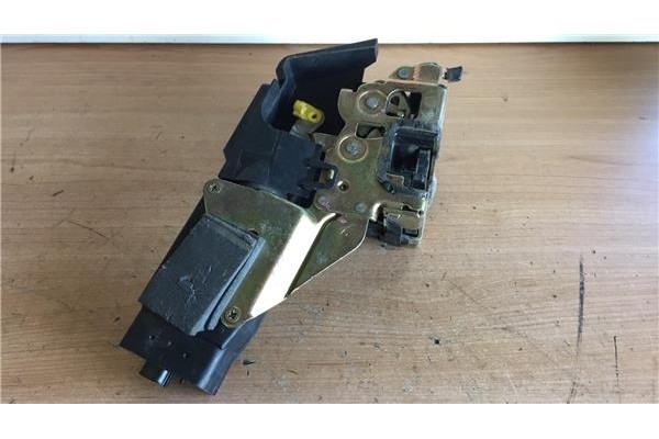Recambio de cierre electromagnetico trasero derecho para volvo v40 familiar 1.6 referencia OEM IAM   