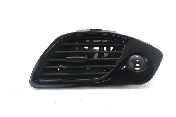 Recambio de rejilla entrada de aire para renault grand scénic iii (jz0/1_) 1.5 dci referencia OEM IAM 687607332R  