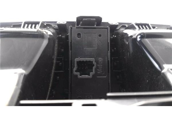 Recambio de consola para renault grand scénic iii (jz0/1_) 1.5 dci referencia OEM IAM 682600035R 252100502R 