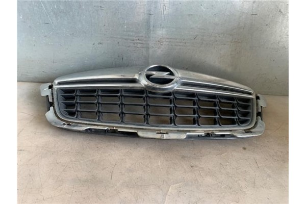 Recambio de rejilla capo para opel mokka 1.7 excellence referencia OEM IAM 95391779  