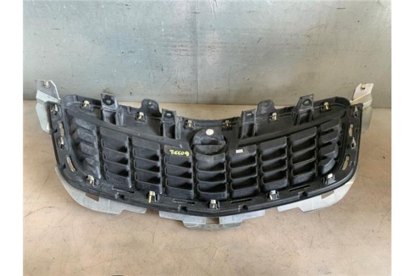 Recambio de rejilla capo para opel mokka 1.7 excellence referencia OEM IAM 95391779  