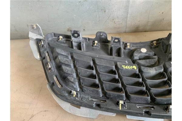Recambio de rejilla capo para opel mokka 1.7 excellence referencia OEM IAM 95391779  