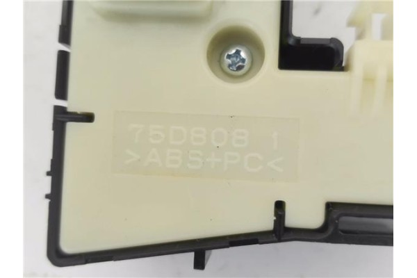 Recambio de interruptor luces emergencia para toyota prius (zvw30) 1.8 hybrid referencia OEM IAM 75D8081  