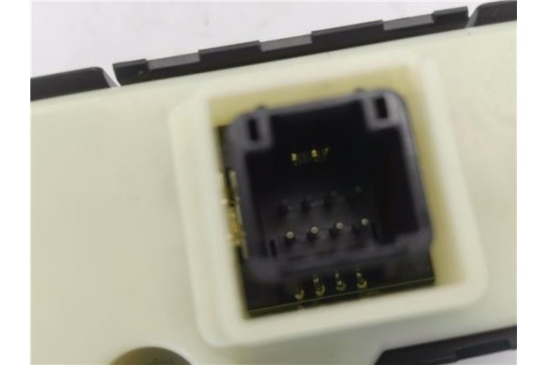 Recambio de interruptor luces emergencia para toyota prius (zvw30) 1.8 hybrid referencia OEM IAM 75D8081  