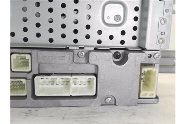Recambio de autoradio para toyota prius (zvw30) 1.8 hybrid referencia OEM IAM 8612047340 1230001650A101 