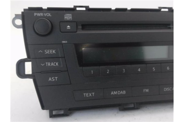 Recambio de autoradio para toyota prius (zvw30) 1.8 hybrid referencia OEM IAM 8612047340 1230001650A101 