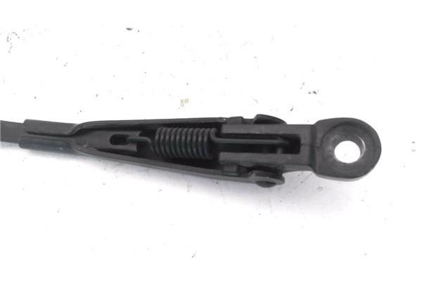 Recambio de brazo limpiaparabrisas trasero para opel mokka 1.7 excellence referencia OEM IAM   