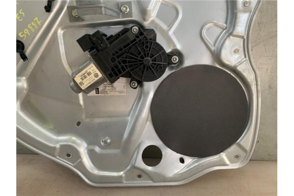 Recambio de elevalunas electrico trasero izquierdo para volkswagen polo iv (9n1) 1.4 tdi referencia OEM IAM 6Q0959811CVW1  