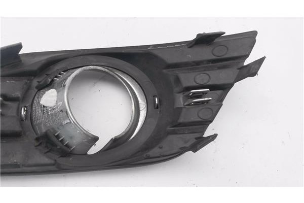Recambio de rejilla paragolpes delantero izquierda para opel mokka 1.7 excellence referencia OEM IAM 95470234 95470236 