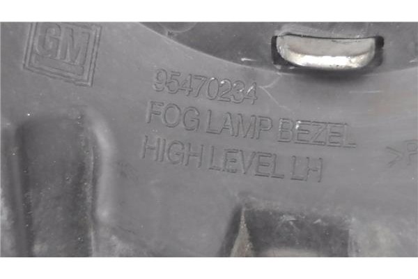 Recambio de rejilla paragolpes delantero izquierda para opel mokka 1.7 excellence referencia OEM IAM 95470234 95470236 