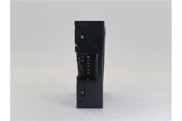 Recambio de interruptor luces emergencia para fiat sedici (189) 1.9 jtd 8v 120 emotion referencia OEM IAM 71768220  