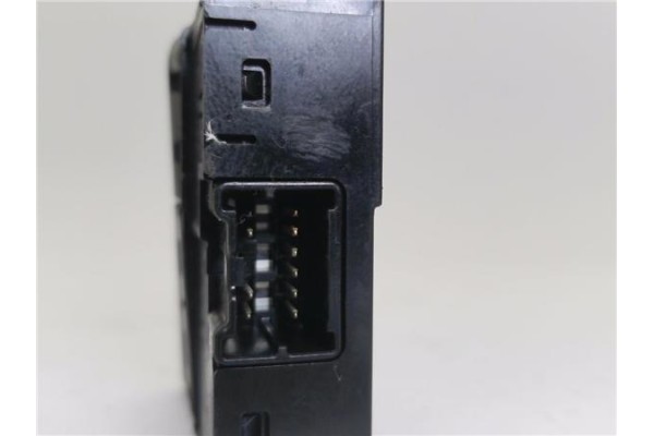 Recambio de interruptor luces emergencia para fiat sedici (189) 1.9 jtd 8v 120 emotion referencia OEM IAM 71768220  