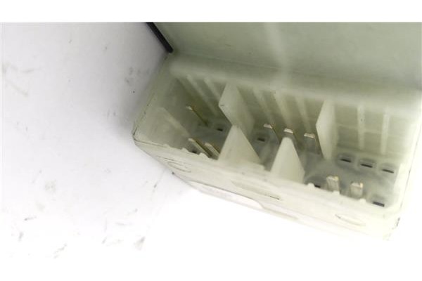 Recambio de mando elevalunas delantero izquierdo para fiat sedici (189) 1.9 jtd 8v 120 emotion referencia OEM IAM 64J203206  