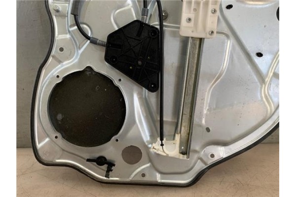 Recambio de elevalunas electrico trasero izquierdo para volkswagen polo iv (9n1) 1.4 tdi referencia OEM IAM 6Q0959811CVW1  