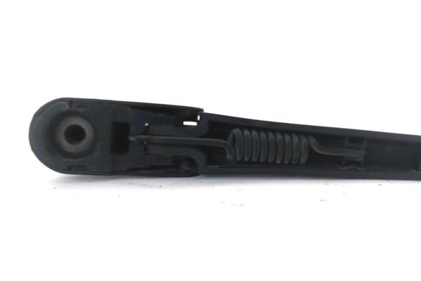 Recambio de brazo limpiaparabrisas trasero para fiat sedici (189) 1.9 jtd 8v 120 emotion referencia OEM IAM 71768016  
