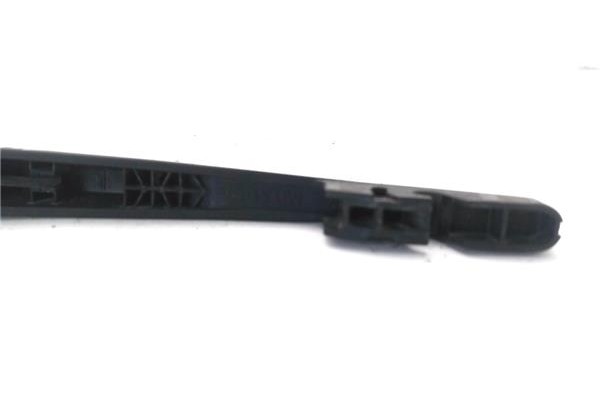 Recambio de brazo limpiaparabrisas trasero para fiat sedici (189) 1.9 jtd 8v 120 emotion referencia OEM IAM 71768016  