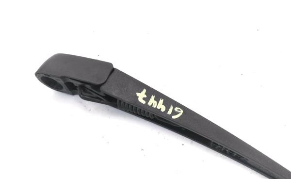 Recambio de brazo limpiaparabrisas trasero para fiat sedici (189) 1.9 jtd 8v 120 emotion referencia OEM IAM 71768016  