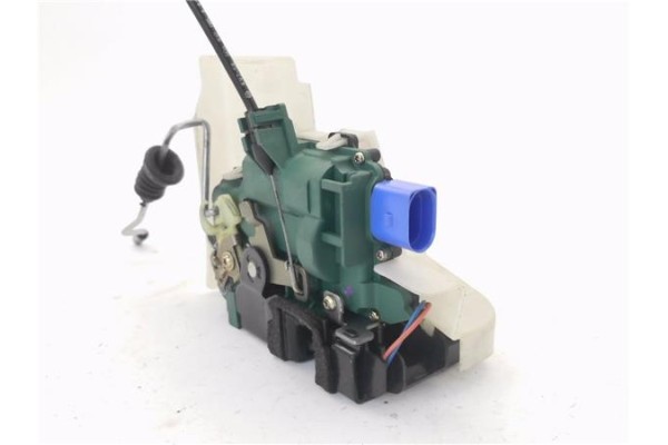 Recambio de cierre electromagnetico delantero izquierdo para volkswagen polo iv (9n1) 1.4 16v referencia OEM IAM 3B1837015AQ  
