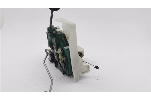 Recambio de cierre electromagnetico delantero derecho para volkswagen polo iv (9n1) 1.4 16v referencia OEM IAM 3B1837016CC  
